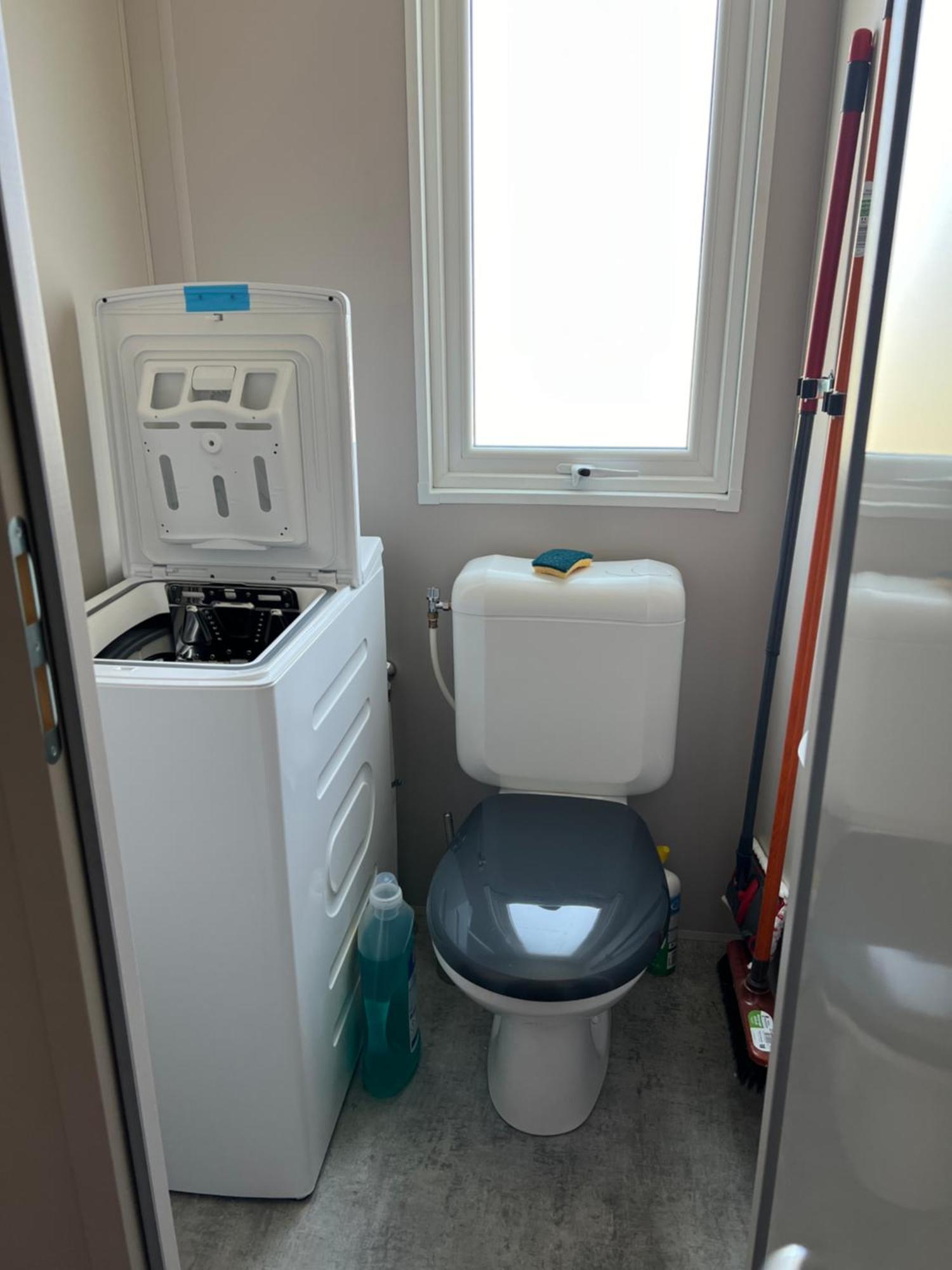 Campsite Mobil Neuf 6 P Climatise A A 200 M De La Dans 4 Etoiles Hyeres